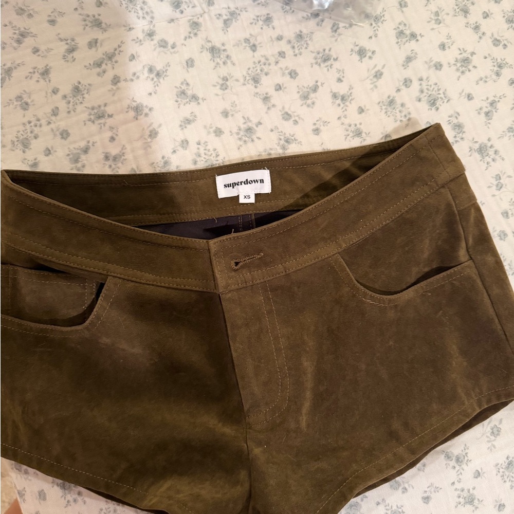 REVOLVE Women’s Olive Green Suede Shorts - Picture 3 of 3